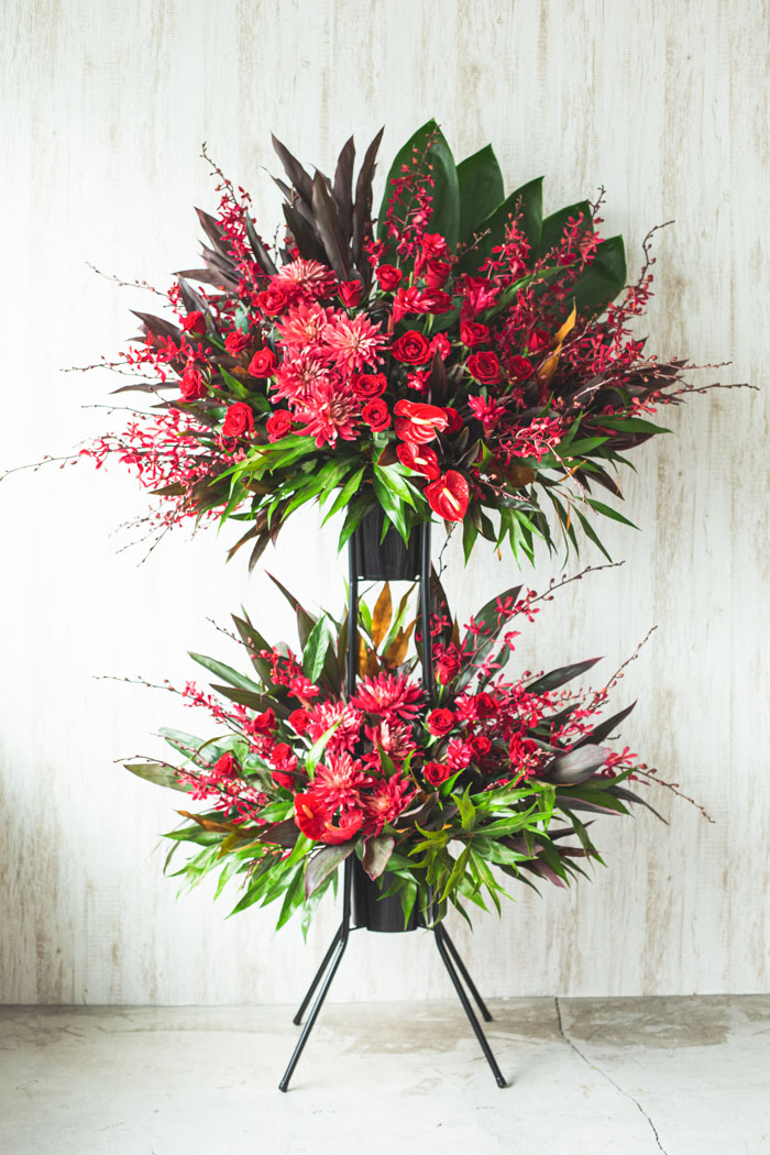スタンド花 2段 レッド #1228の写真1枚目