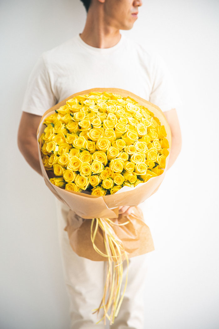 花束 ローズブーケ国産バラ 108本 #1295　YELの写真3枚目