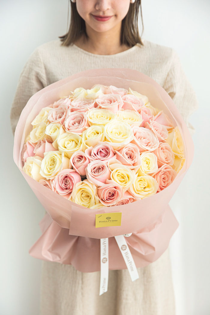 花束 ローズブーケ バラ 50本クロス #1404 size:120  薄PNK×WHTの写真1枚目