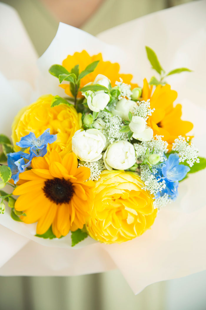 季節のそのまま飾れる花束 #1685 size:80 YEL