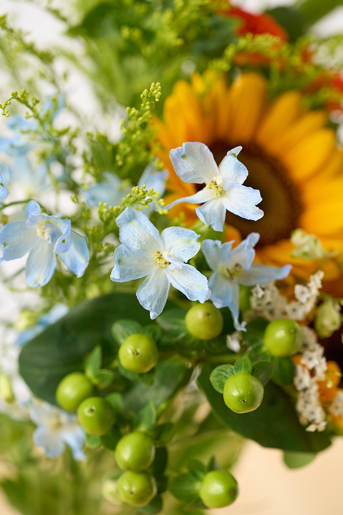 自宅用 季節のお花 1,980円セット #1892の写真5枚目