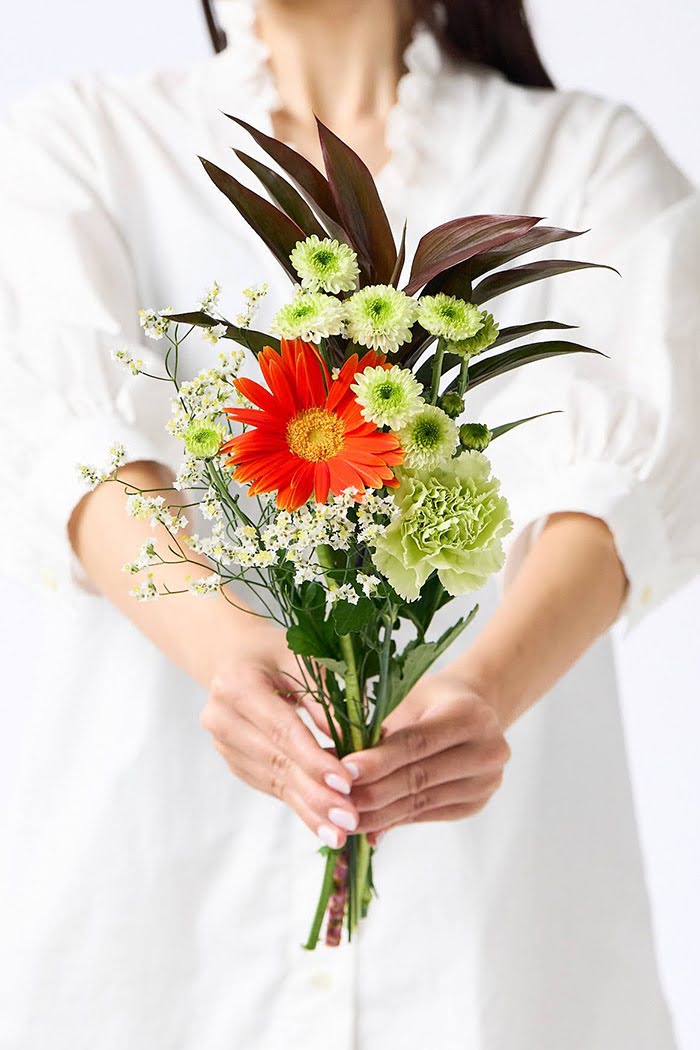 自宅用 お供え・お悔やみの花 980円セット #1931の写真1枚目