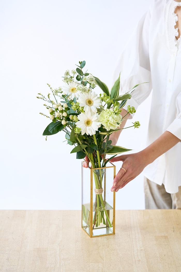 自宅用 季節のお花 1,980円セット #1967の写真2枚目