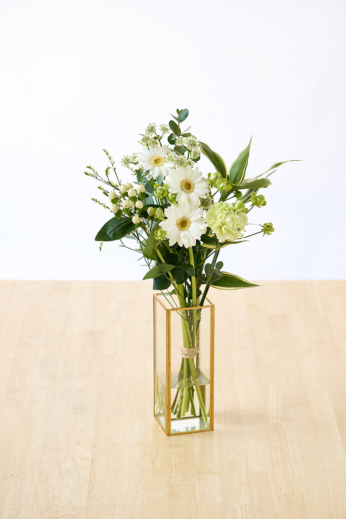 自宅用 季節のお花 1,980円セット #1967の写真3枚目