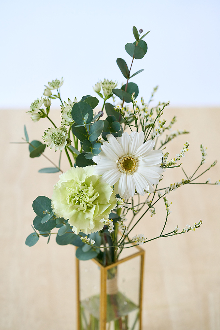 自宅用 季節のお花 980円セット #1969の写真4枚目