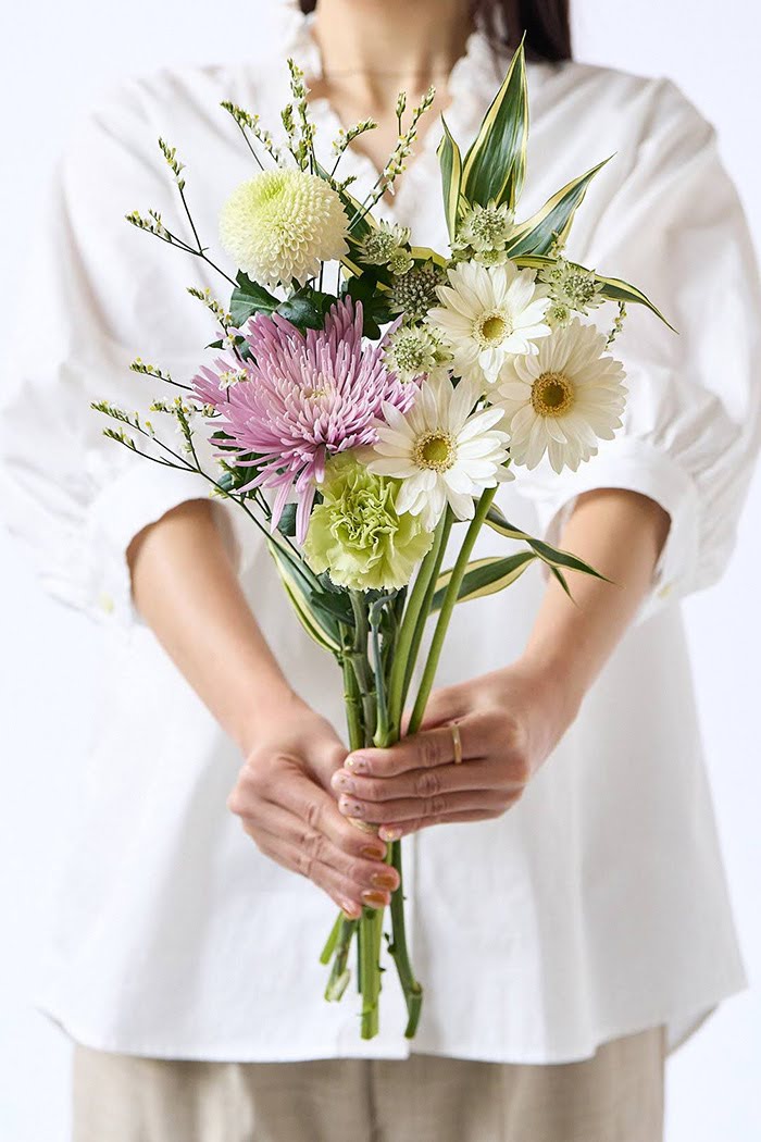 自宅用 お供え・お悔やみの花 1,980円セット #1970の写真1枚目