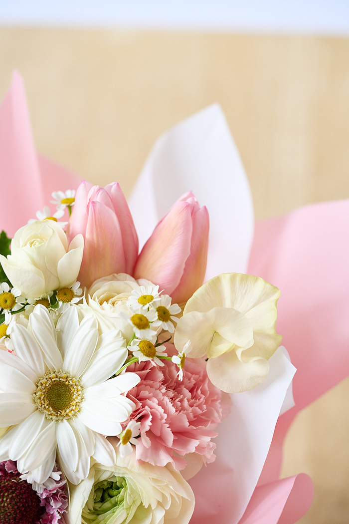 季節の花束  そのまま飾れるブーケ #1983 size:80の写真5枚目