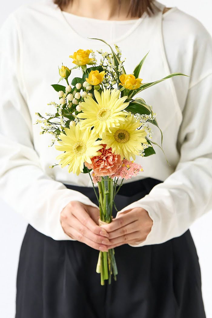 自宅用 季節のお花 1,980円セット #2022の写真1枚目