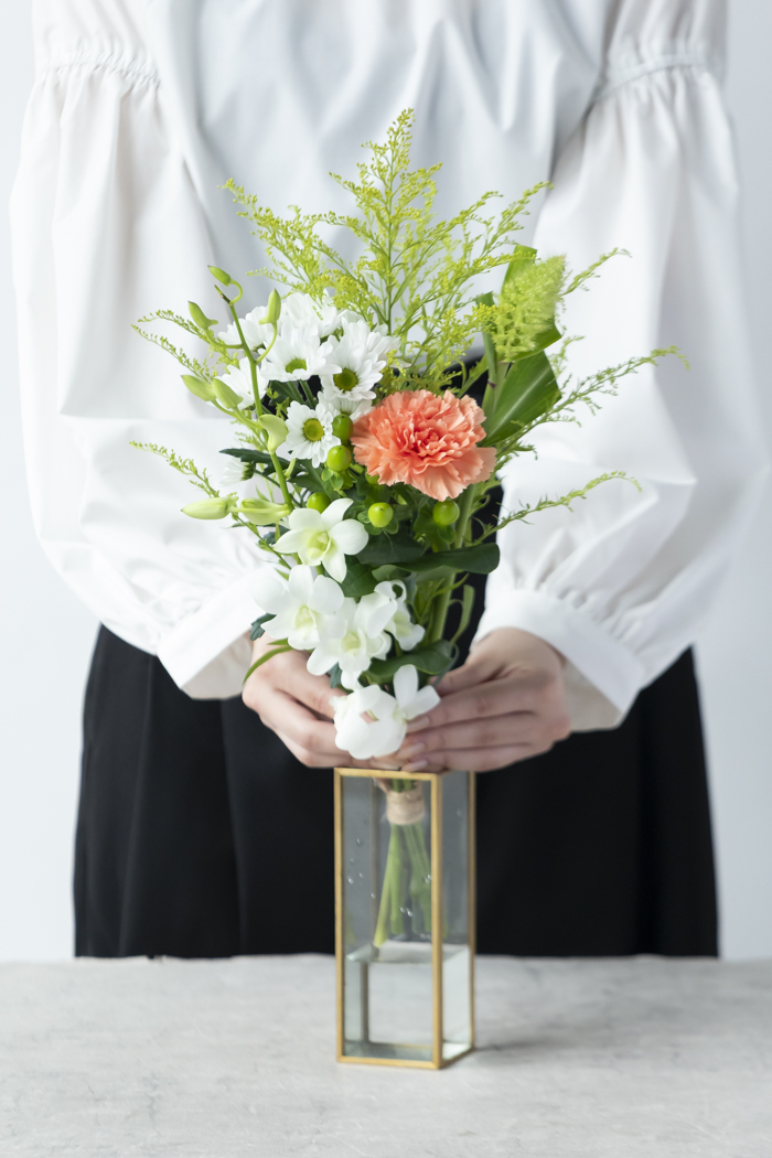 自宅用 お供え・お悔やみの花 1,480円セット #2067の写真2枚目