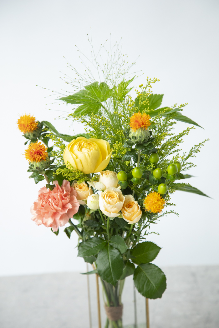 自宅用 季節のお花 1,980円セット #2071の写真3枚目
