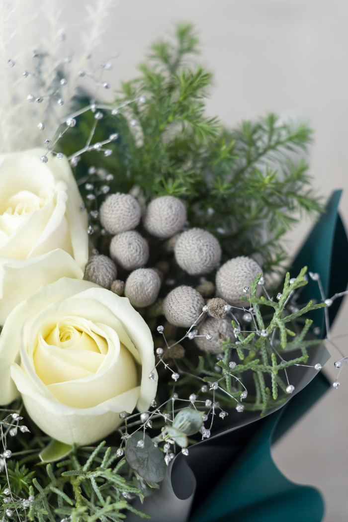 クリスマス限定　そのまま飾れるブーケ ホワイト ♯2175 60sizeの写真5枚目