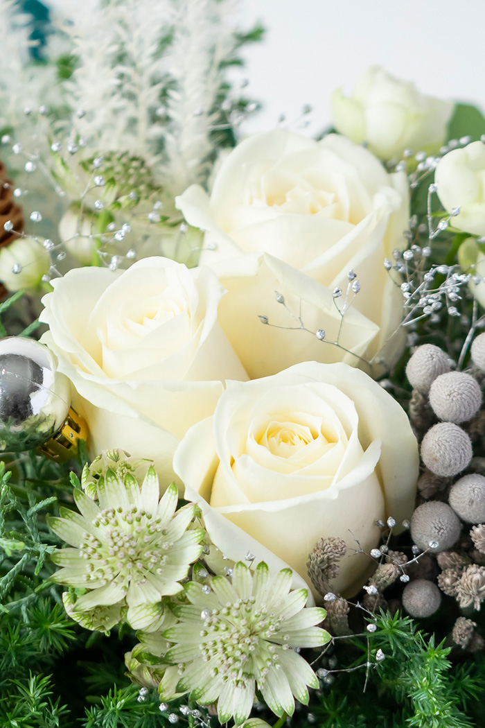 クリスマス限定　そのまま飾れるブーケ ホワイト #2176 80sizeの写真3枚目