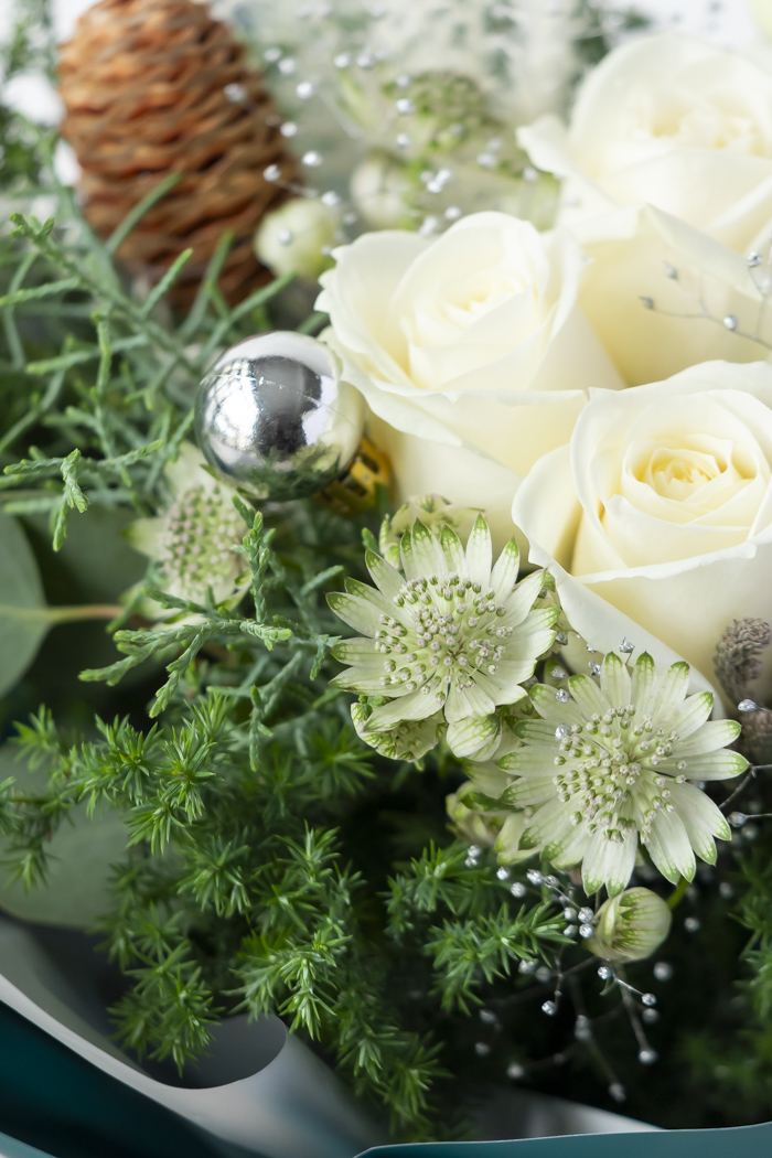 クリスマス限定　そのまま飾れるブーケ ホワイト #2176 80sizeの写真4枚目