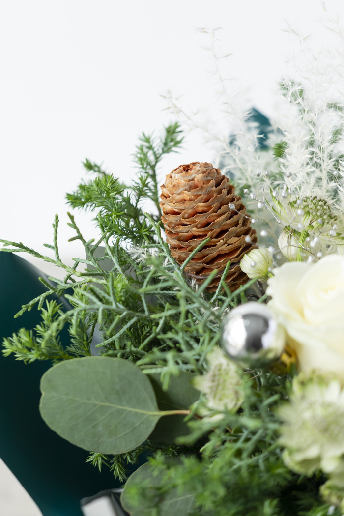 クリスマス限定　そのまま飾れるブーケ ホワイト #2176 80sizeの写真5枚目