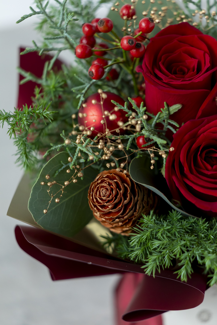 クリスマス限定　そのまま飾れるブーケ レッド  #2177 60sizeの写真3枚目