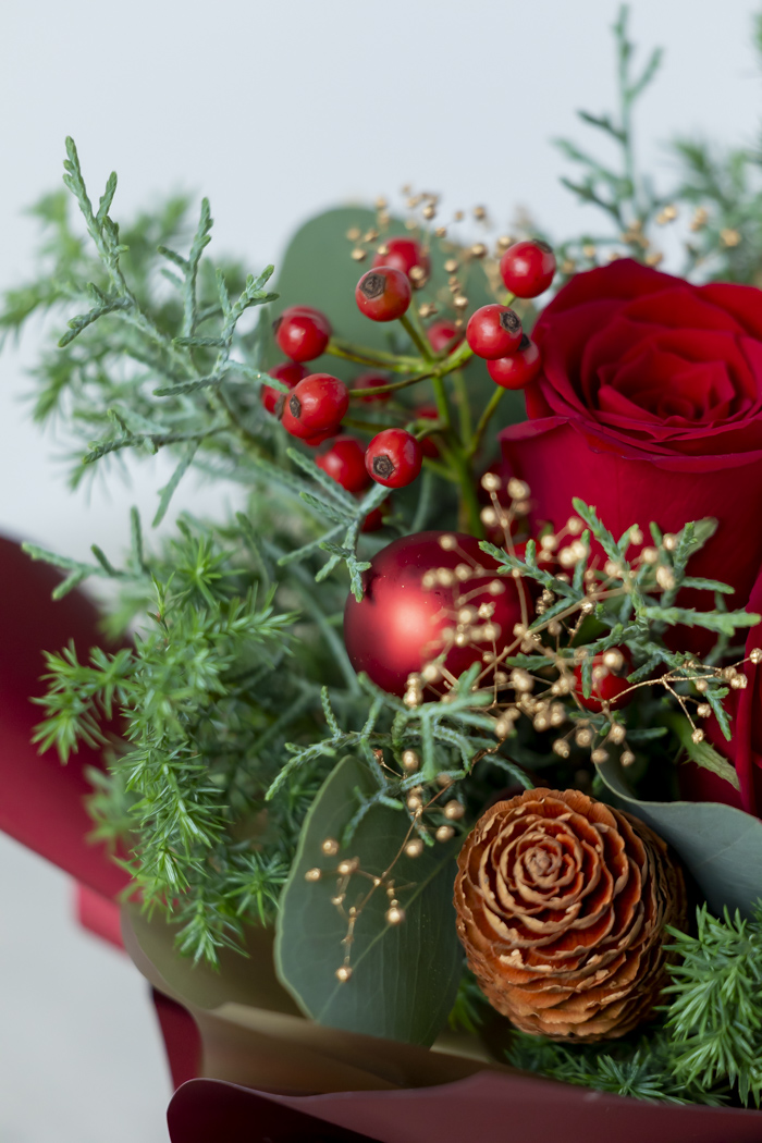 クリスマス限定　そのまま飾れるブーケ レッド ♯2177 60sizeの写真5枚目
