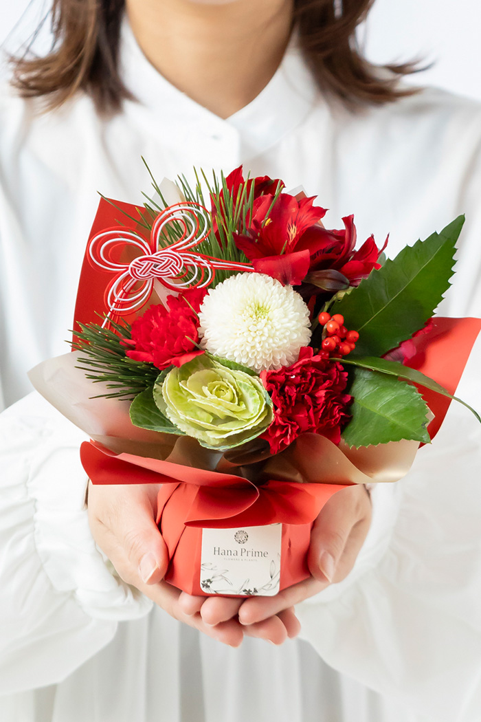 お正月限定 そのまま飾れるブーケ RED #2213 size:60｜HanaPrime（ハナ
