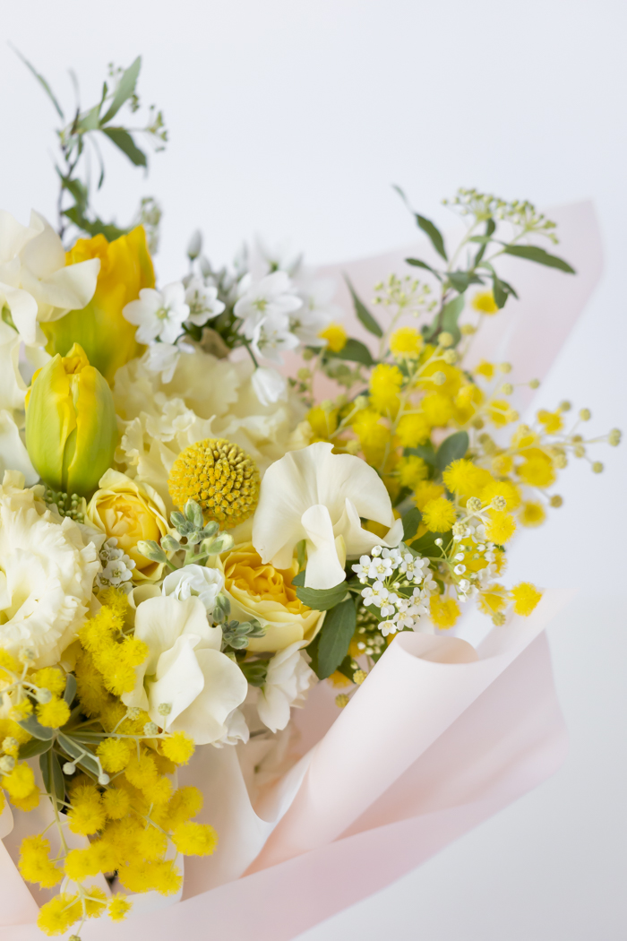 季節の花束  そのまま飾れるブーケ #2241 size:100の写真3枚目