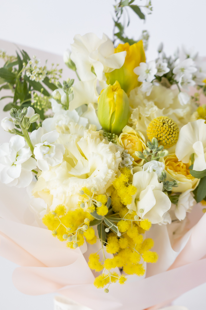 季節の花束  そのまま飾れるブーケ #2241 size:100の写真5枚目