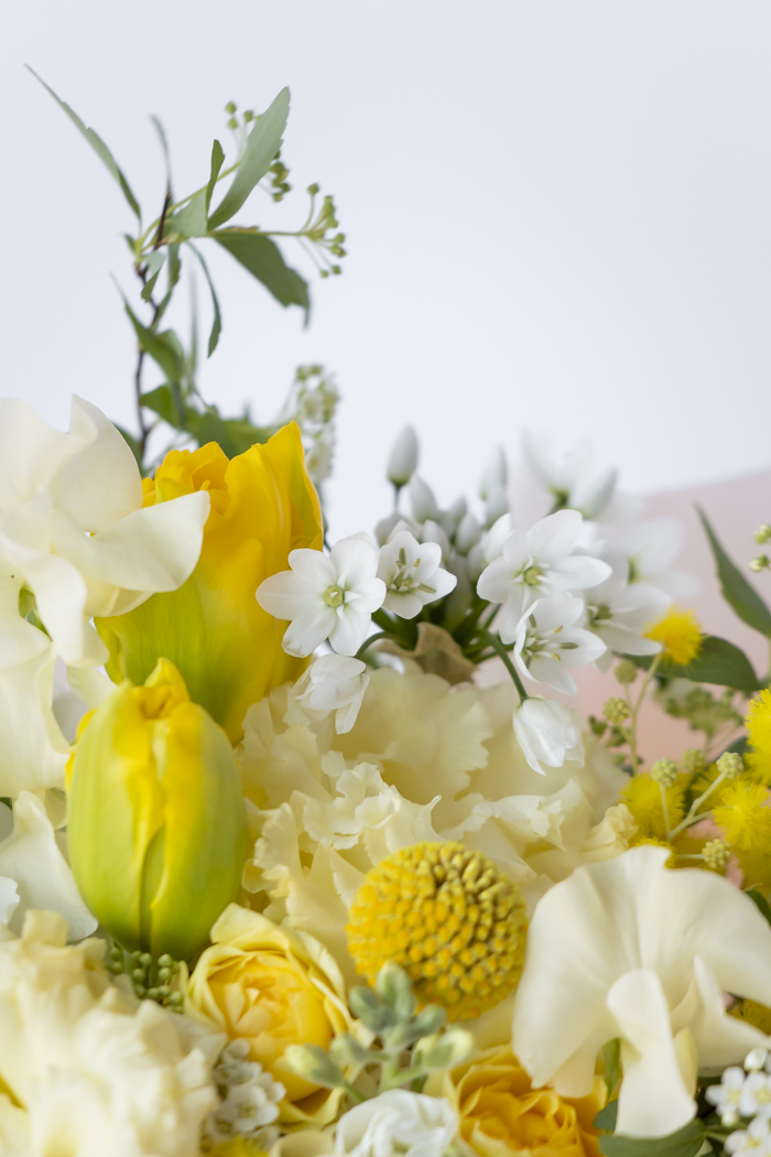 季節の花束  そのまま飾れるブーケ #2241 size:100の写真7枚目