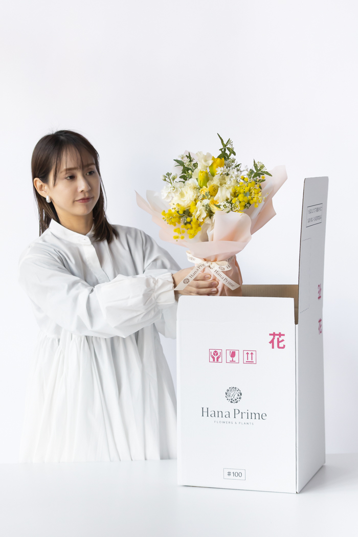 季節の花束  そのまま飾れるブーケ #2241 size:100の写真12枚目