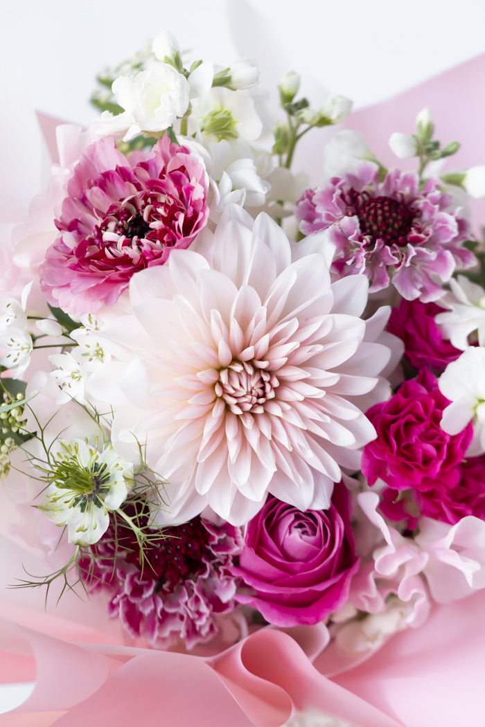 季節の花束  そのまま飾れるブーケ #2242 size:100の写真4枚目