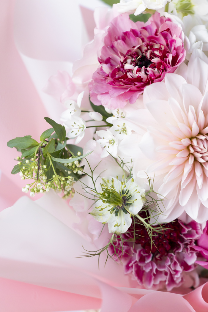 季節の花束  そのまま飾れるブーケ #2242 size:100の写真5枚目