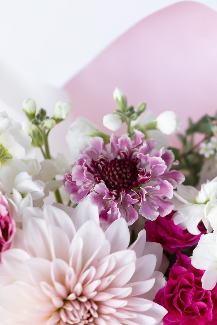 季節の花束  そのまま飾れるブーケ #2242 size:100の写真9枚目