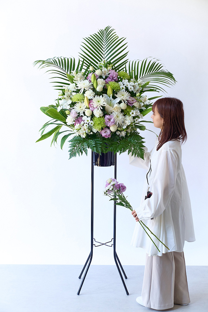 スタンド花 1段 ホワイトパープル #2319の写真3枚目