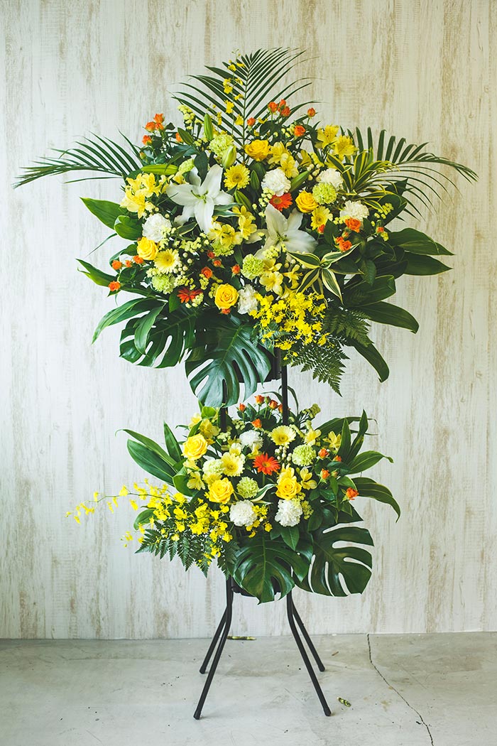 スタンド花 2段 イエロー&オレンジ系 #532の写真1枚目