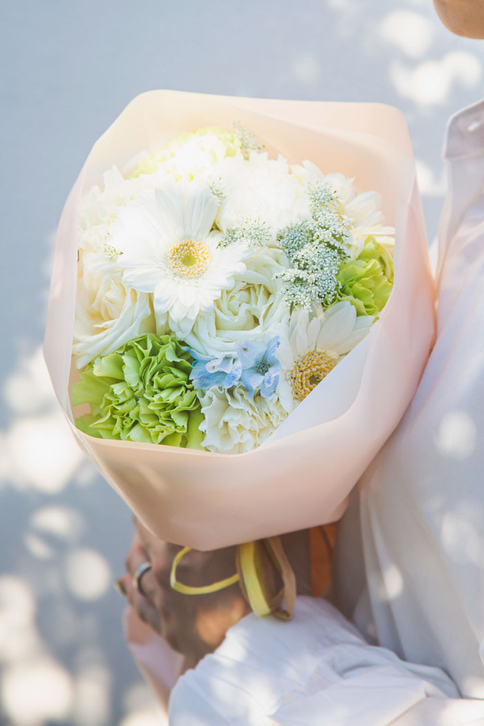 結婚式を挙げる友人 知人にお花を贈るときの注意点 おすすめの花束も紹介 Hanaprimeマガジン