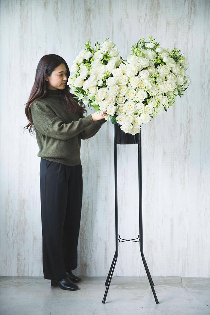 ローズのハート型スタンド花 1段 ホワイト 918 公式 Hanaprime 花と植物のギフト通販