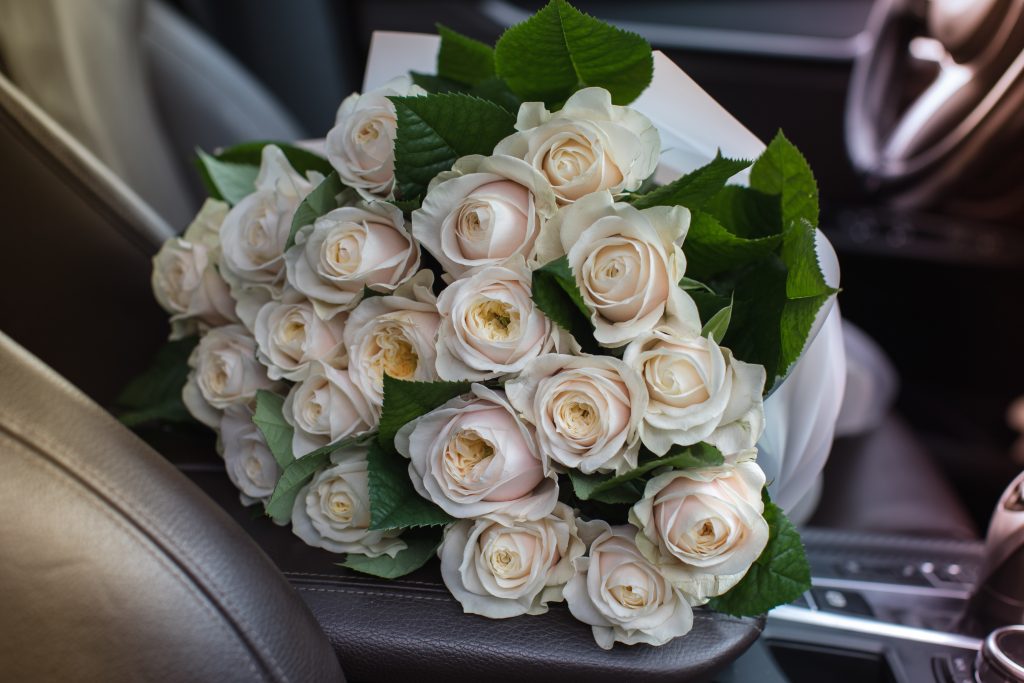 車で花束を保管する場合の6つの注意点